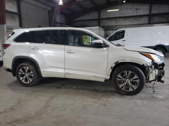 Photo 4 from auction – 2015 TOYOTA HIGHLANDER with VIN 5TDBKRFH7FS109775