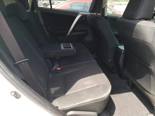 Photo 11 from auction – 2017 TOYOTA RAV4 LE with VIN JTMZFREV0HJ122457