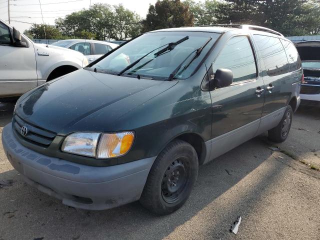 TOYOTA SIENNA LE 2001 with VIN 4T3ZF13C71U355875 - Photo from auction