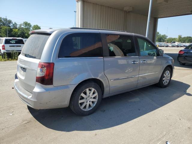 Photo 3 from auction – 2016 CHRYSLER TOWN & COU with VIN 2C4RC1BG3GR120261
