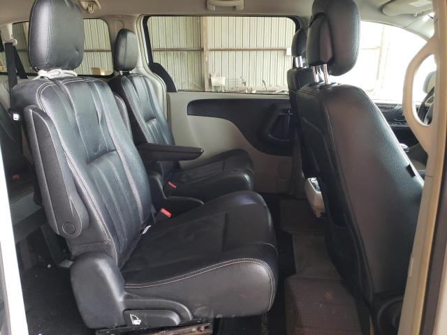 Photo 11 from auction – 2015 CHRYSLER TOWN & COU with VIN 2C4RC1BG3FR545526