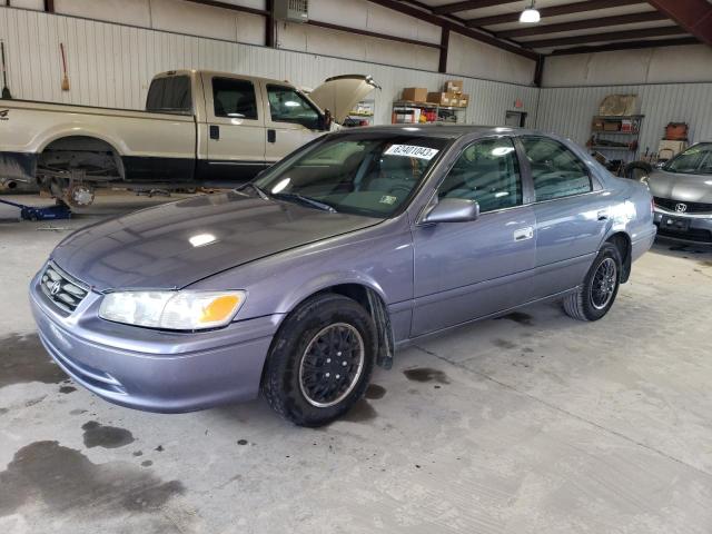 TOYOTA CAMRY CE 2000 with VIN 4T1BG22K2YU635896 - Photo from auction
