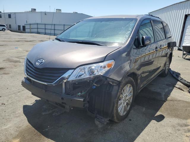 TOYOTA SIENNA LE 2013 with VIN 5TDJK3DC3DS052567 - Photo from auction