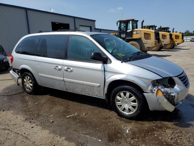 Photo 4 from auction – 2005 CHRYSLER TOWN & COU with VIN 2C4GP54L65R337992