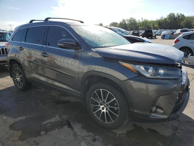 Photo 4 from auction – 2017 TOYOTA HIGHLANDER with VIN 5TDJZRFH4HS470293