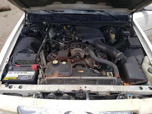 Photo 11 from auction – 2003 MERCURY GRAND MARQ with VIN 2MEFM75W53X708348