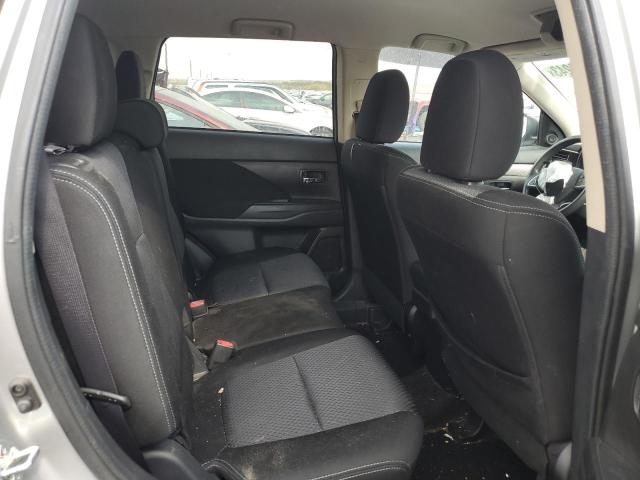 Снимка 10 от търг – 2018 MITSUBISHI OUTLANDER с VIN JA4AD2A3XJJ005452