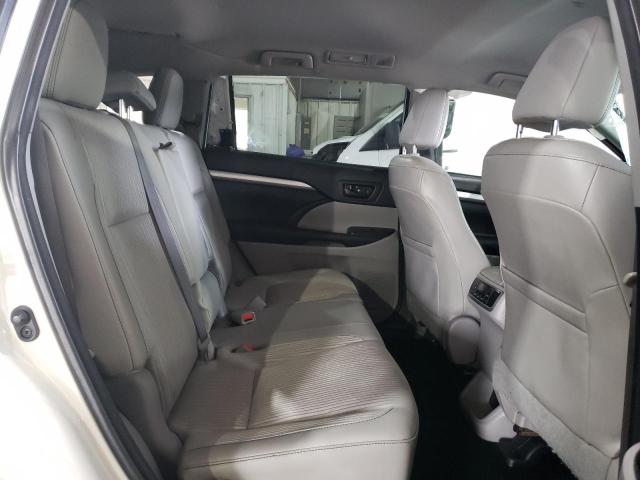 Photo 11 from auction – 2015 TOYOTA HIGHLANDER with VIN 5TDBKRFH7FS109775