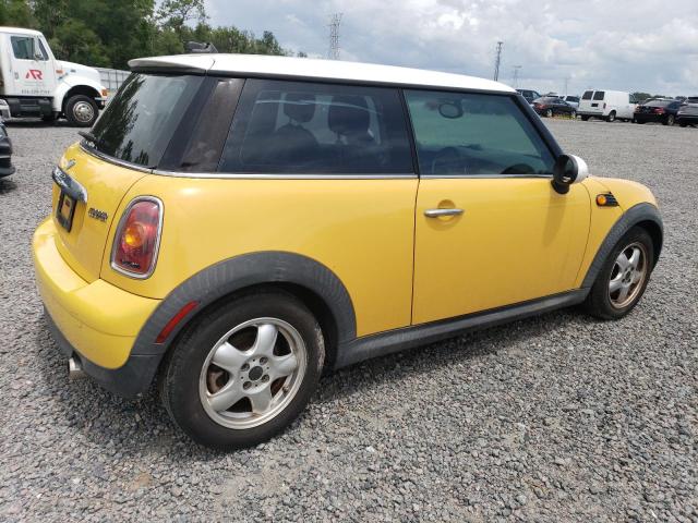Photo 3 from auction – 2007 MINI COOPER with VIN WMWMF33547TT57972