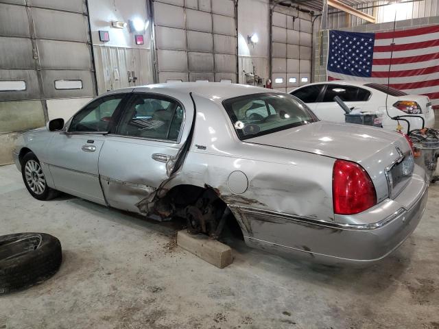 Photo 2 from auction – 2005 LINCOLN TOWN CAR S with VIN 1LNHM82W15Y650189