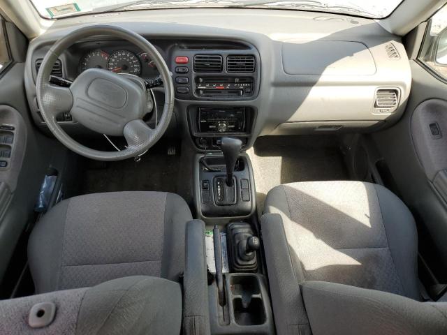 Photo 8 from auction – 2002 CHEVROLET TRACKER with VIN 2CNBJ13C526920598