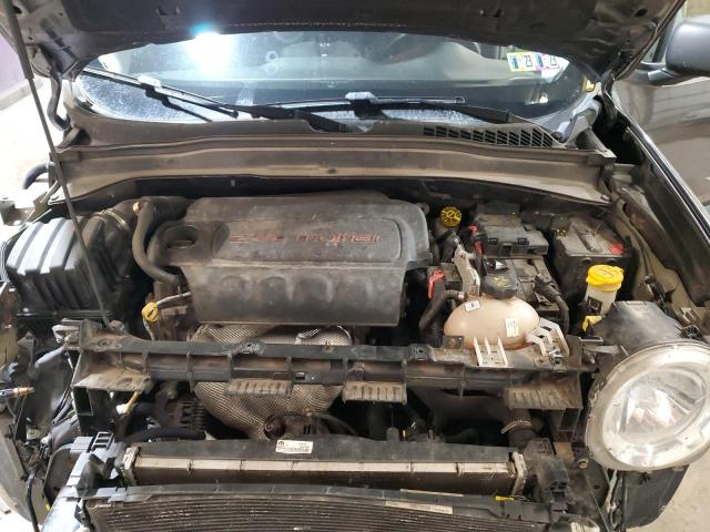 Photo 11 from auction – 2017 JEEP RENEGADE T with VIN ZACCJBCB1HPE92336