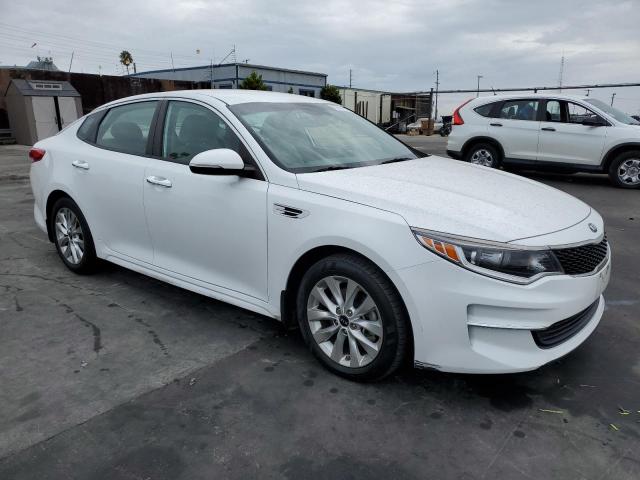 Photo 4 from auction – 2018 KIA OPTIMA LX with VIN 5XXGT4L33JG260752