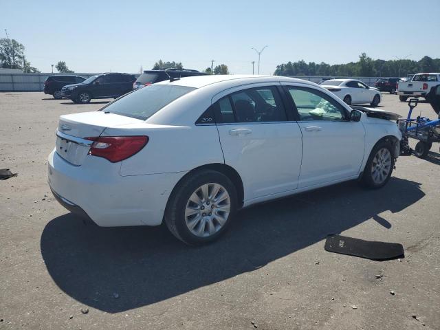 Photo 3 from auction – 2014 CHRYSLER 200 LX with VIN 1C3CCBAB4EN208865