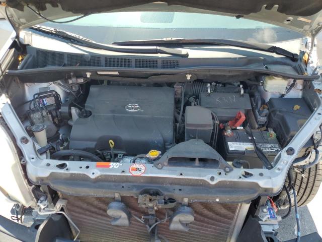 Photo 12 from auction – 2014 TOYOTA SIENNA XLE with VIN 5TDYK3DC6ES516032