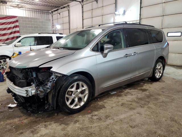 CHRYSLER PACIFICA T 2017 with VIN 2C4RC1BG9HR762923 - Photo from auction