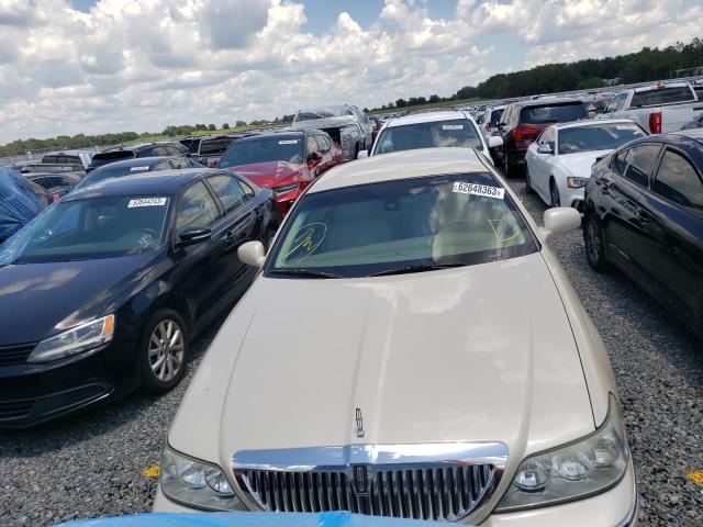 Photo 5 from auction – 2003 LINCOLN TOWN CAR C with VIN 1LNHM83W73Y619217