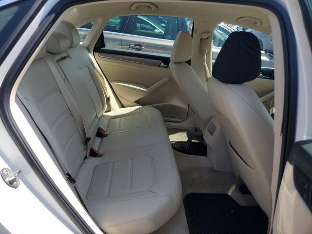 Photo 10 from auction – 2015 VOLKSWAGEN PASSAT S with VIN 1VWAT7A39FC107646