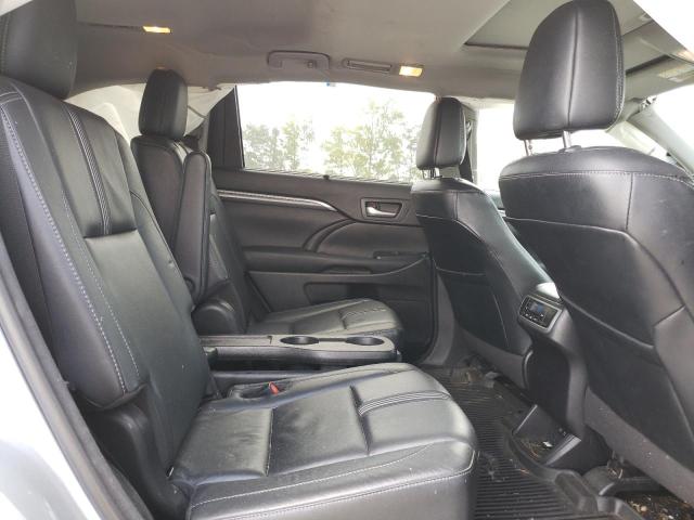 Photo 11 from auction – 2017 TOYOTA HIGHLANDER with VIN 5TDJZRFH1HS448137
