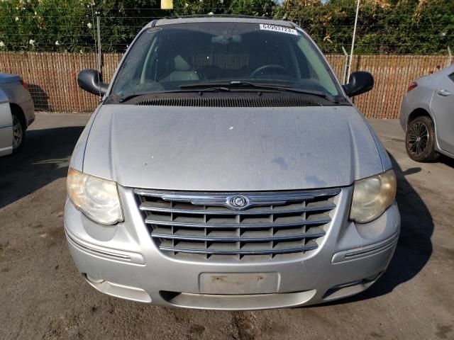 Photo 5 from auction – 2005 CHRYSLER TOWN & COU with VIN 2C4GP54L75R587449