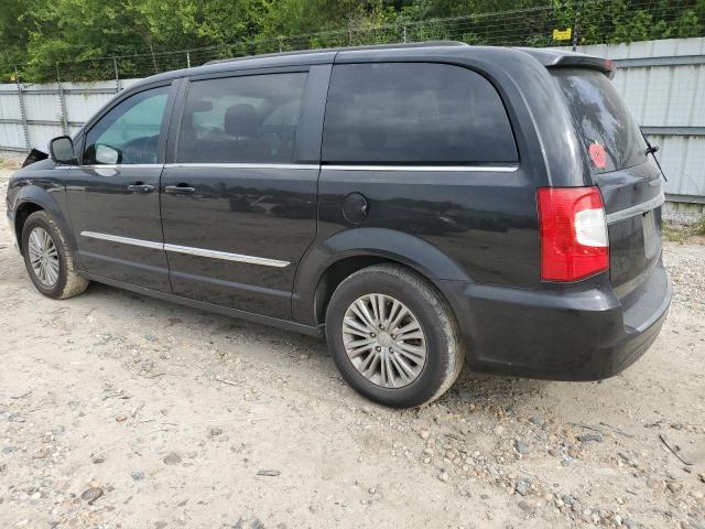 Photo 2 from auction – 2016 CHRYSLER TOWN & COU with VIN 2C4RC1CG8GR232729