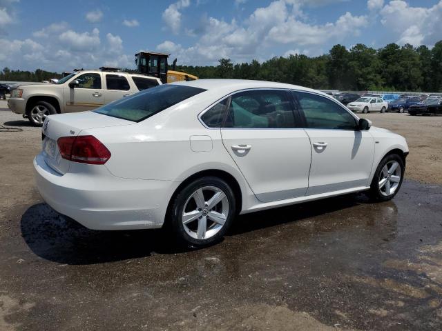 Photo 3 from auction – 2015 VOLKSWAGEN PASSAT S with VIN 1VWAS7A36FC116131
