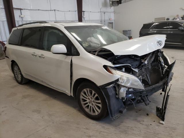 Photo 4 from auction – 2015 TOYOTA SIENNA XLE with VIN 5TDYK3DC8FS595463