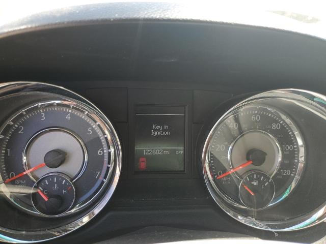 Photo 9 from auction – 2014 CHRYSLER TOWN & COU with VIN 2C4RC1BGXER440643