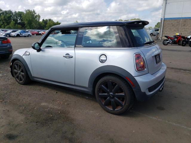 Photo 2 from auction – 2009 MINI COOPER S with VIN WMWMF73549TT97611