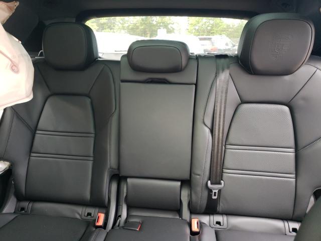 Photo 10 from auction – 2022 PORSCHE CAYENNE with VIN WP1AA2AY2NDA07421