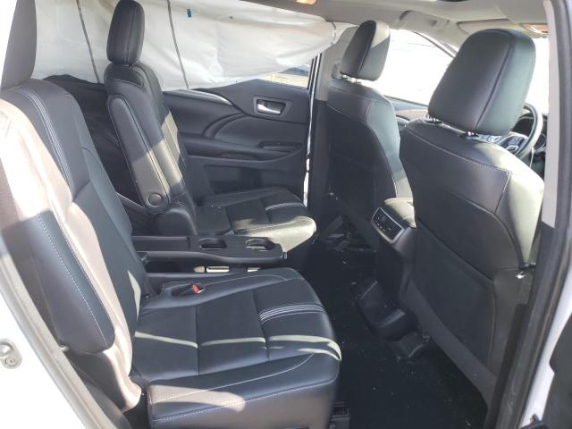 Photo 11 from auction – 2018 TOYOTA HIGHLANDER with VIN 5TDJZRFH8JS546166