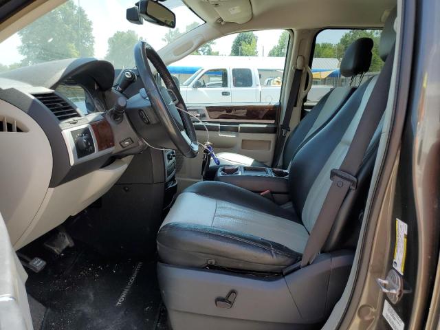 Photo 7 from auction – 2010 CHRYSLER TOWN & COU with VIN 2A4RR8D13AR428595