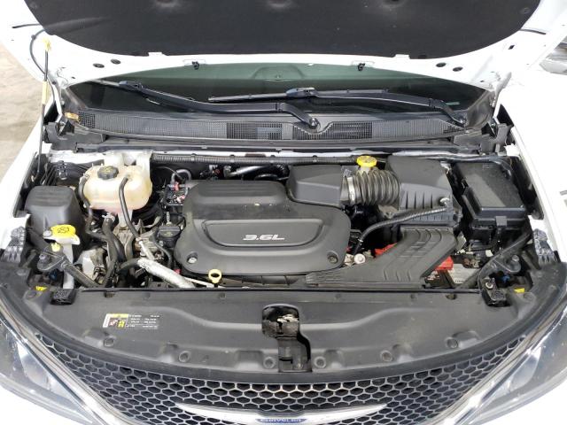 Photo 12 from auction – 2017 CHRYSLER PACIFICA L with VIN 2C4RC1GG1HR812612