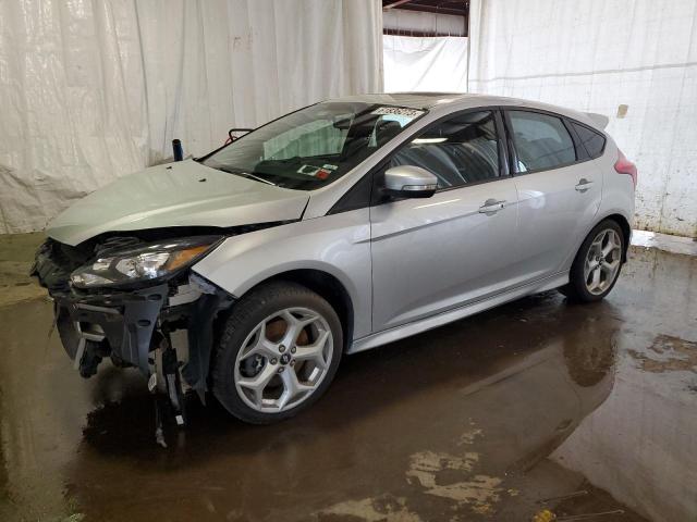 FORD FOCUS ST 2013 مع رقم تعريف المركبة 1FADP3L91DL230035 - صورة من المزاد