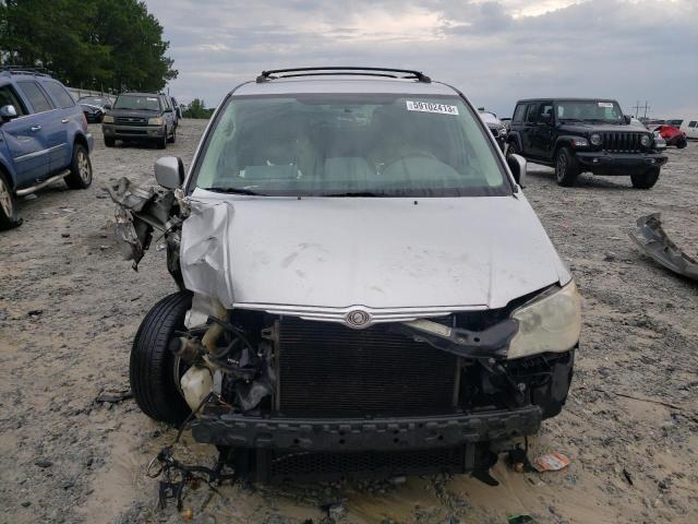 Photo 5 from auction – 2010 CHRYSLER TOWN & COU with VIN 2A4RR5D15AR421470