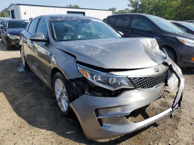 Photo 4 from auction – 2017 KIA OPTIMA EX with VIN 5XXGU4L33HG157340