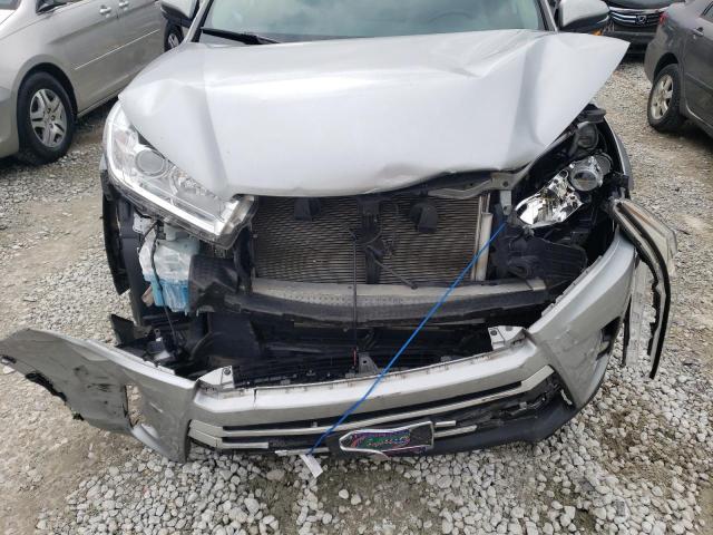 Photo 12 from auction – 2018 TOYOTA HIGHLANDER with VIN 5TDKZRFH9JS534242