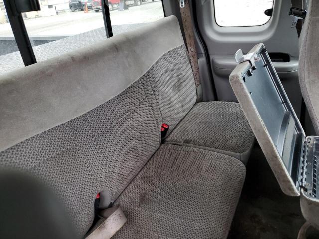 Photo 10 from auction – 2000 FORD F150 with VIN 1FTRX18L7YNA25323