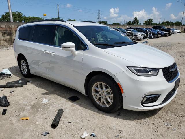 Photo 4 from auction – 2022 CHRYSLER 200 with VIN 2C4RC1BGXNR114082