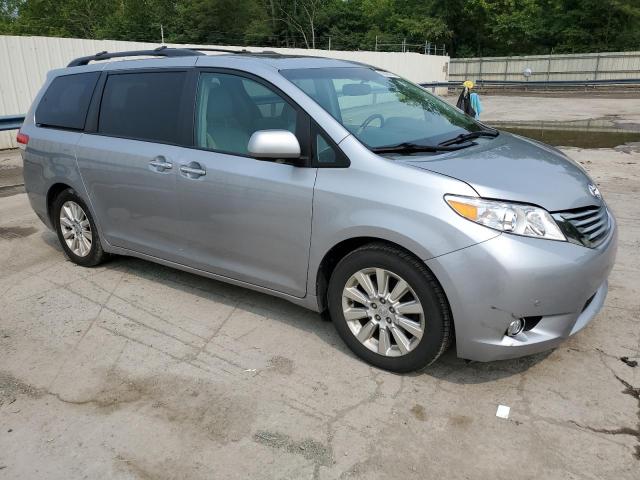 Photo 4 from auction – 2011 TOYOTA SIENNA XLE with VIN 5TDDK3DCXBS016952