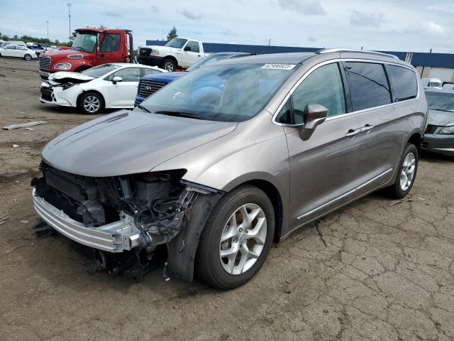 CHRYSLER PACIFICA T 2018 with VIN 2C4RC1EGXJR332562 - Photo from auction