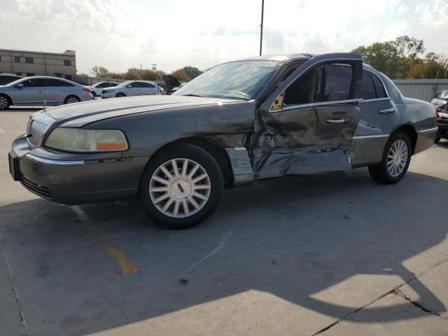 LINCOLN TOWN CAR E 2003 with VIN 1LNHM81W63Y630258 - Photo from auction