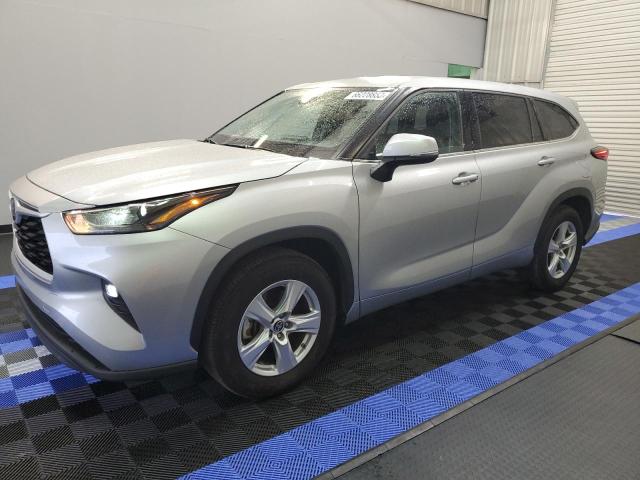 TOYOTA HIGHLANDER 2022 with VIN 5TDZZRAH4NS544611 - Photo from auction