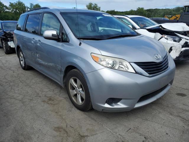 Photo 4 from auction – 2013 TOYOTA SIENNA LE with VIN 5TDKK3DC7DS399601