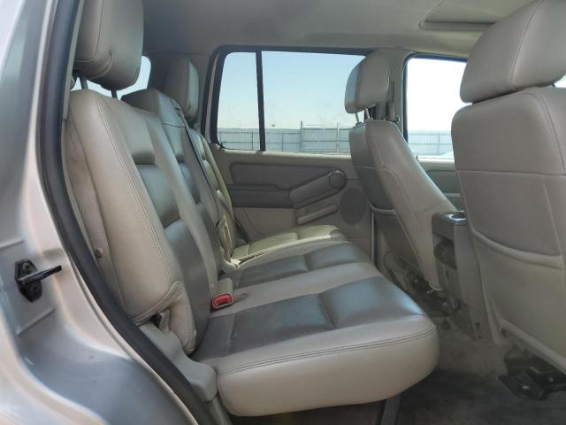 Фото 11 с аукциона – 2006 FORD EXPLORER X с VIN 1FMEU63E16UB72510