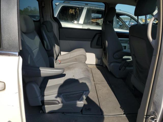 Photo 11 from auction – 2010 CHRYSLER TOWN & COU with VIN 2A4RR5D12AR198417
