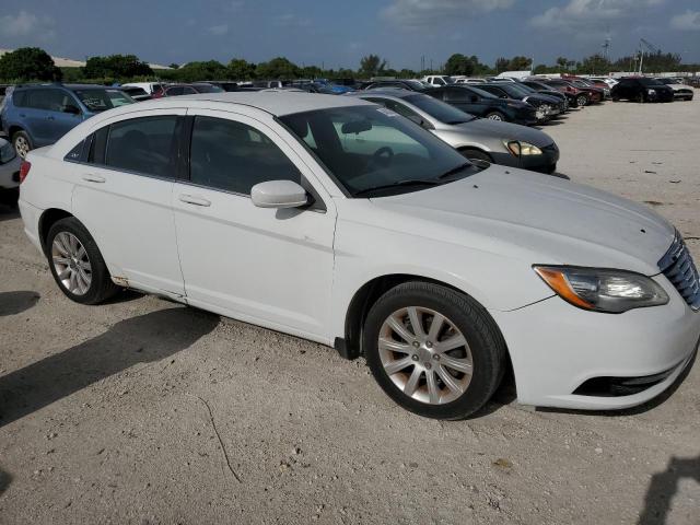 Photo 4 from auction – 2013 CHRYSLER 200 LX with VIN 1C3CCBABXDN588499