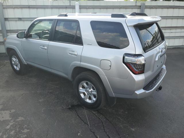 Photo 2 from auction – 2022 TOYOTA 4RUNNER SR with VIN JTEEU5JR2N5259194