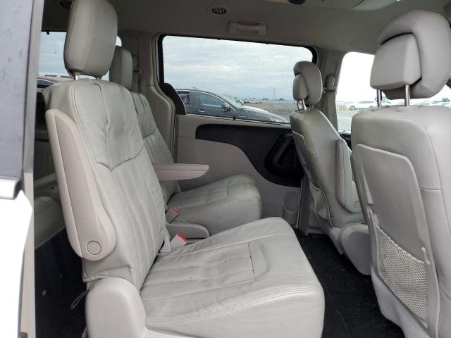 Photo 11 from auction – 2016 CHRYSLER TOWN & COU with VIN 2C4RC1BG9GR121530