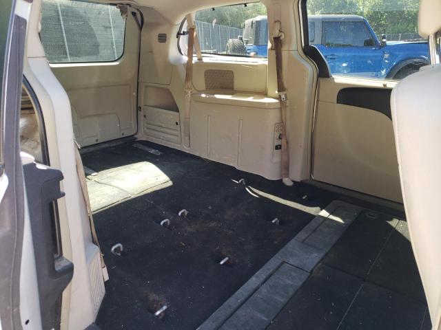 Photo 11 from auction – 2012 CHRYSLER TOWN & COU with VIN 2C4RC1CG1CR209092